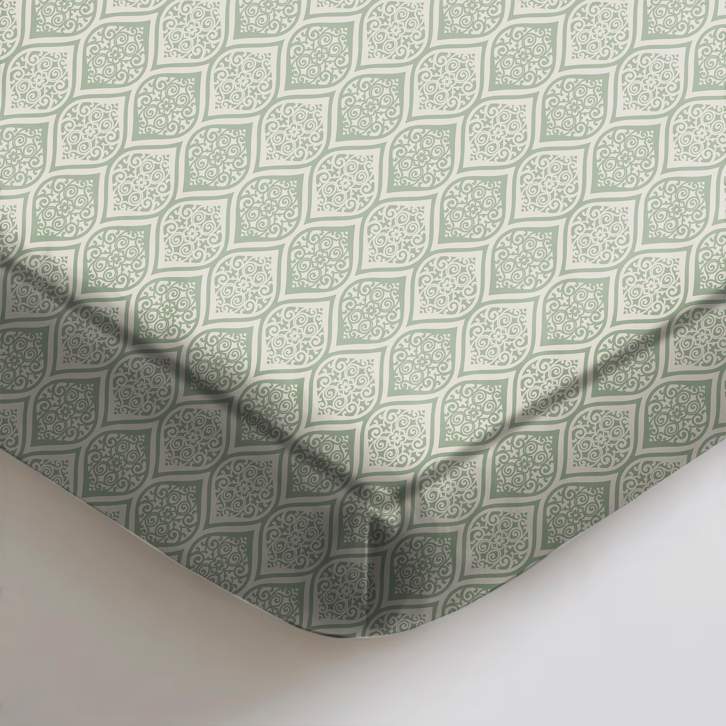 Manhattan Greeny Grey Bedcover for Double Bed with 2 Pillow Covers King Size (104" X 90")